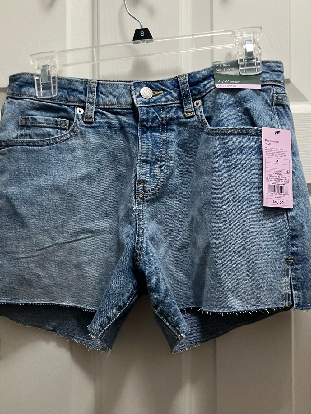 Women's Heritage Mid-Rise Denim Shorts - Wild Fable™ Light Wash Size 4 NWT